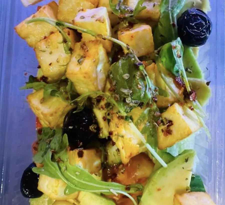 Avocado Halloumi Salad